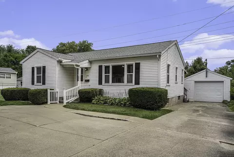 559 Riverside Dr, Battle Creek, MI 49015