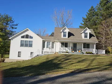 11104 Northwest Dr, Jerome, MI 49249