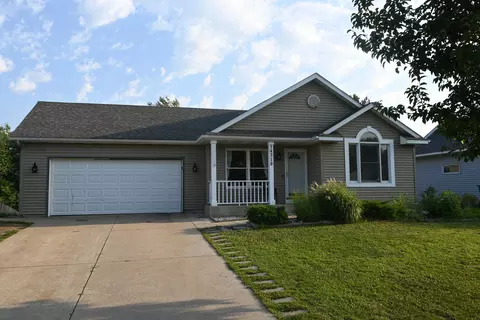 14310 Aspen Vale Dr, Holland, MI 49424