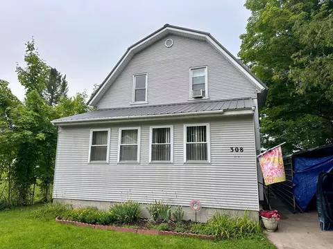308 W 6th St, Evart, MI 49631