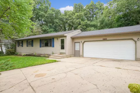 1865 Junewood Ct SE, Lowell, MI 49331 photo 2
