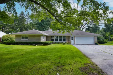 1019 Sassafras Ln, Niles, MI 49120