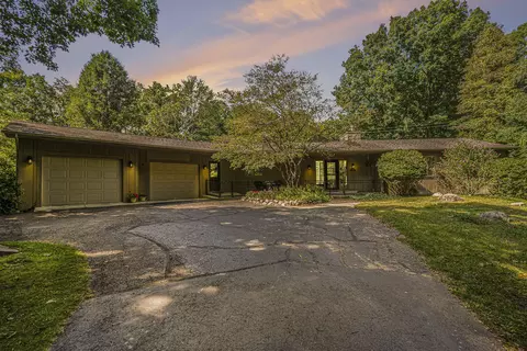 7961 Poorman Rd, Battle Creek, MI 49017