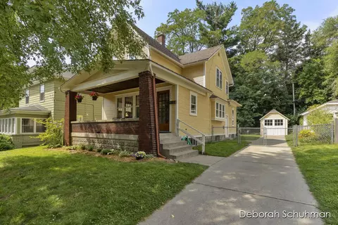 253 Diamond Ave SE, Grand Rapids, MI 49506