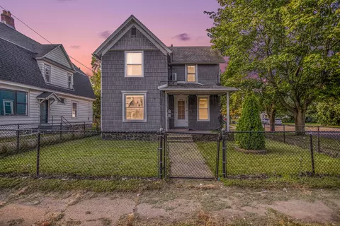 482 Capital Ave NE, Battle Creek, MI 49017