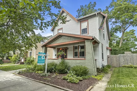 321 Diamond Ave SE, Grand Rapids, MI 49506