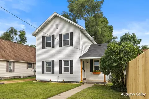 302 W Charles St, Greenville, MI 48838