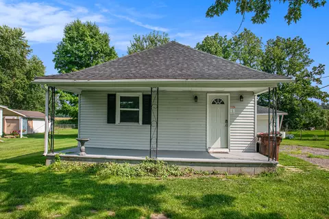 1725 Bakertown Rd, Buchanan, MI 49107