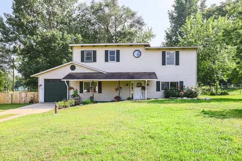 376 Fairlane Dr NW, Sparta, MI 49345