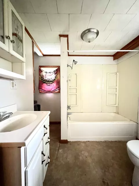 403 E North St, Tekonsha, MI 49092 photo 9