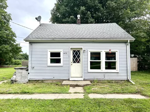 403 E North St, Tekonsha, MI 49092 photo 2
