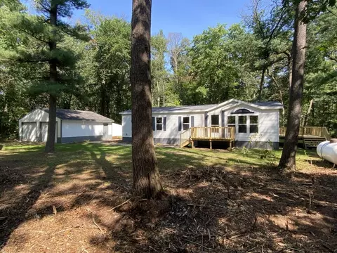 3715 Croton Dr, Newaygo, MI 49337
