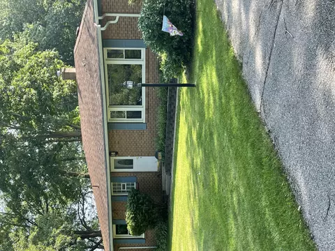 3933 Meadow Ln, St. Joseph, MI 49085