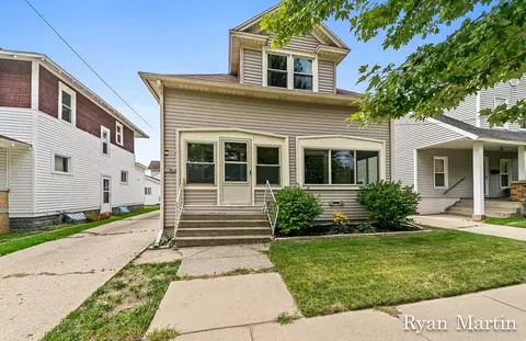 1004 Richmond St NW, Grand Rapids, MI 49504