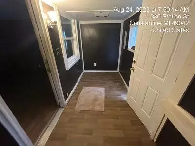 380 Station St, Constantine, MI 49042 photo 2