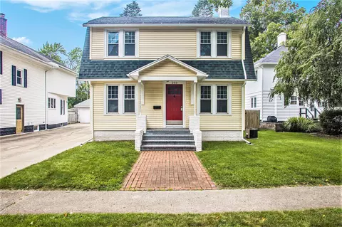 203 W Electric Ct, Sturgis, MI 49091