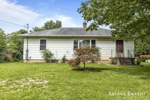 6787 Thornapple River Dr SE, Alto, MI 49302