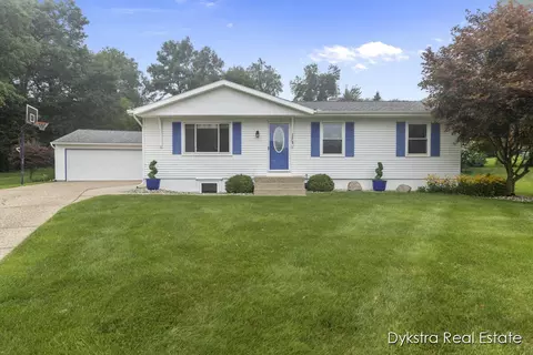 173 Clayton Ct, Rockford, MI 49341
