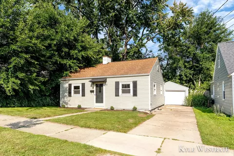 466 Houseman Ave NE, Grand Rapids, MI 49503