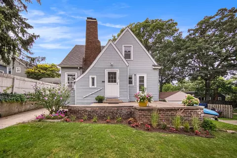 1108 Sixth St, Jackson, MI 49203 photo 2