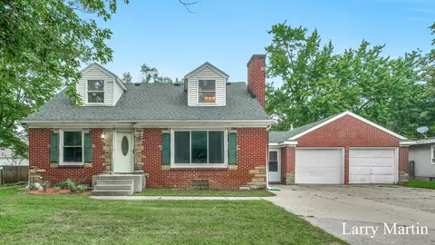 455 52nd St SE, Kentwood, MI 49548