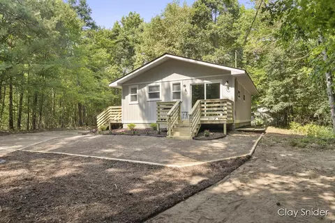 15629 Croswell St, West Olive, MI 49460