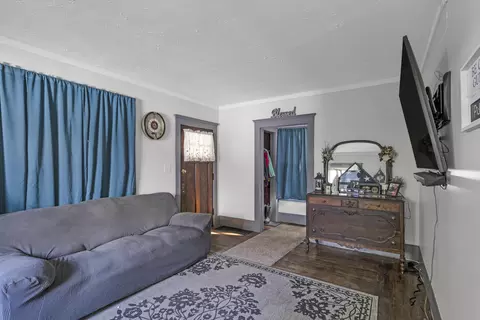 714 Edgewood St, Jackson, MI 49202 photo 3