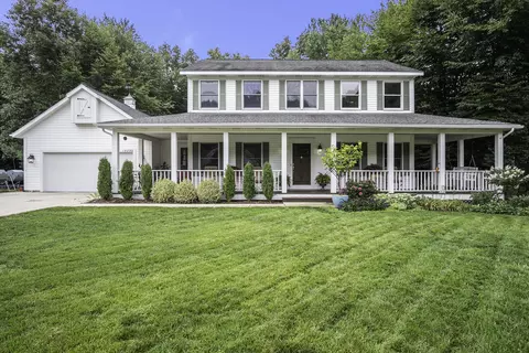 14890 Woodside Trl, Grand Haven, MI 49417
