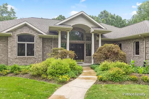4801 Hillside Farms Estates Rd NE, Grand Rapids, MI 49525