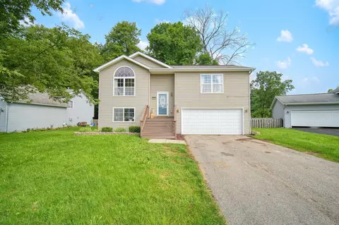 8026 Stonehaven Dr, Parma, MI 49269