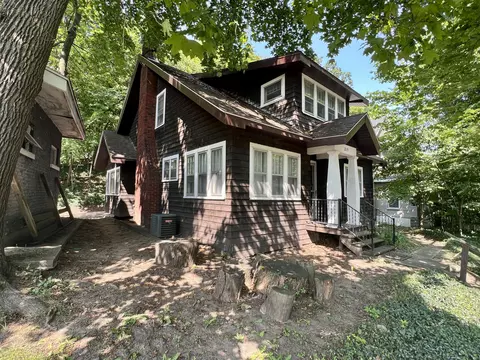 219 Ingleside Ter, Kalamazoo, MI 49006