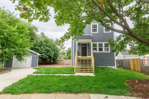 3756 Francis Ave SE, Wyoming, MI 49548