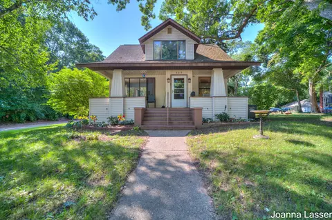 809 W Forest Ave, Muskegon, MI 49441