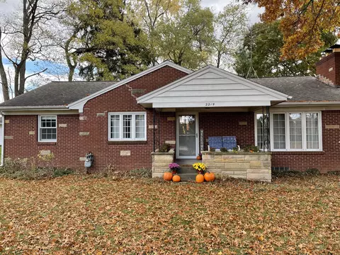 2214 Knapp St NE, Grand Rapids, MI 49505