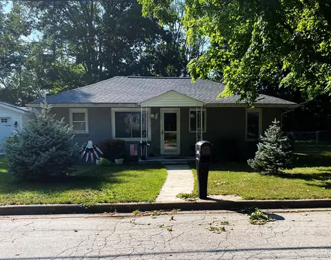 131 Michigan Ave, Plainwell, MI 49080