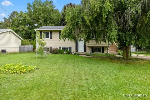718 E Brierwood St, Greenville, MI 48838