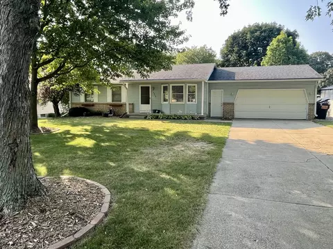 4350 Heritage Dr, Hudsonville, MI 49426