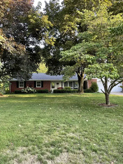 7758 Kilowatt Dr, Kalamazoo, MI 49048