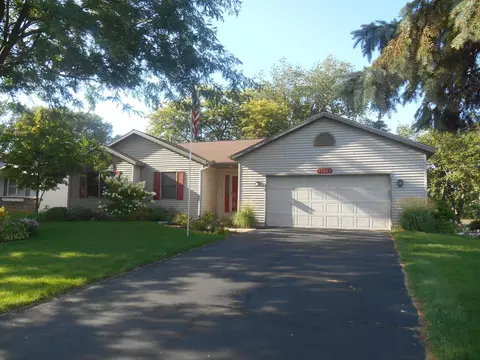 11141 Autumn Dr, Zeeland, MI 49464