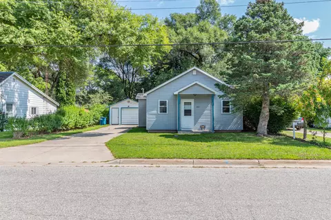 816 N Cherry St, Evart, MI 49631