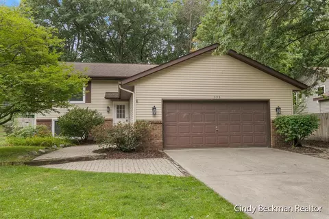 396 2nd Ave, Holland, MI 49424