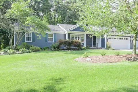 6516 Fieldcrest Ct SE, Ada, MI 49301