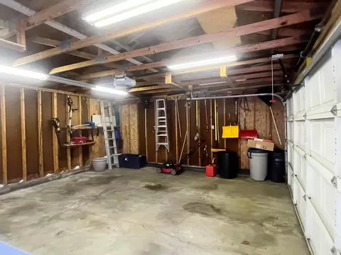 271 Richfield Ave, Springfield, MI 49037 photo 22