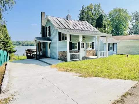 2365 Tamarack St, Lake Odessa, MI 48849