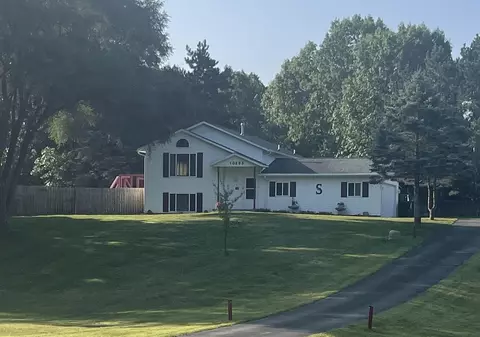 10393 Sharon Dr, Greenville, MI 48838