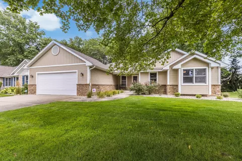 8098 Robinbrook St, Richland, MI 49083