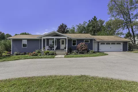 7059 Hanna Lake Ave SE, Caledonia, MI 49316