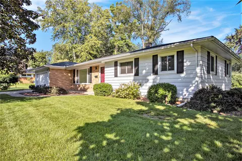 203 Edgehill Dr, Battle Creek, MI 49015