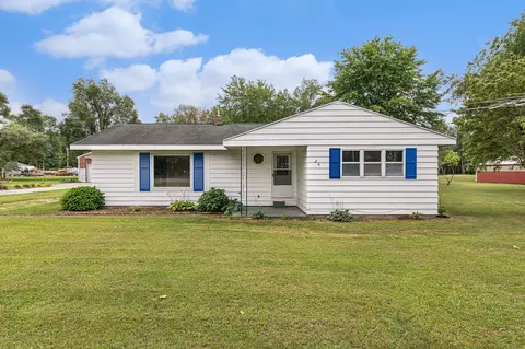 26 118th Ave, Shelbyville, MI 49344