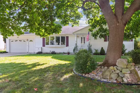 717 Cherry Ave, Big Rapids, MI 49307